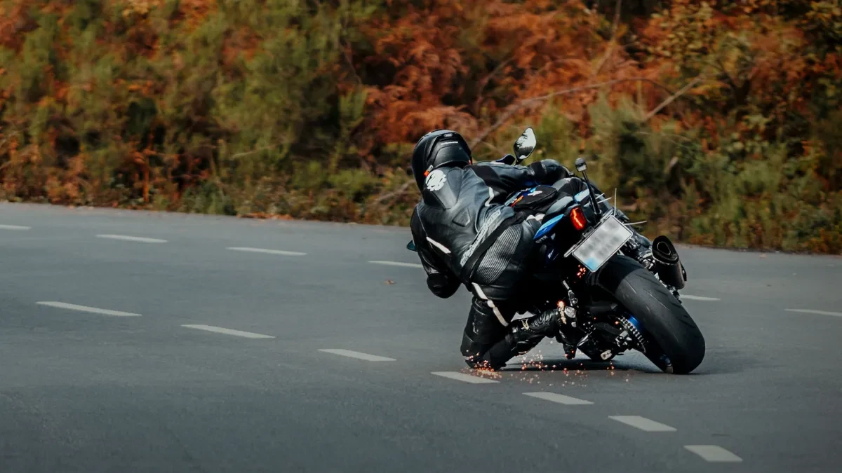Peligros en la Carretera para Motociclistas: Lo Que Todo Conductor Debe Saber